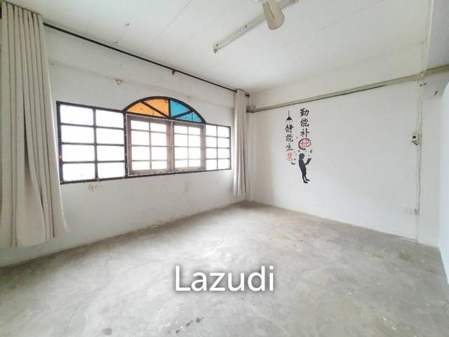 3 Bed 4 Bath 320 SQ.M Townhouse at Huai Khwang