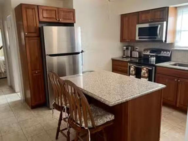 3 BED 1400 FEET NY, Oyster Bay 3 Bedroom 1 Bath