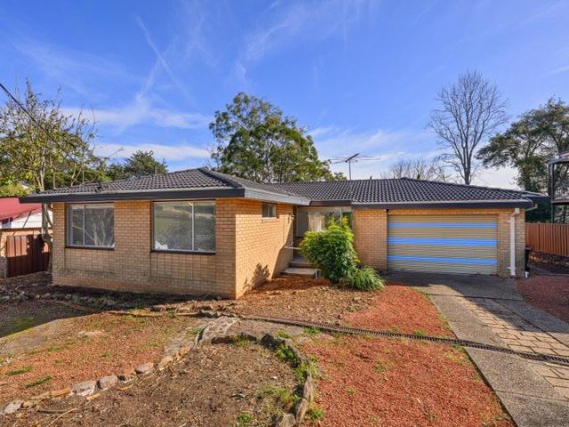 3 Bed | 1 bath | 1.5 Car