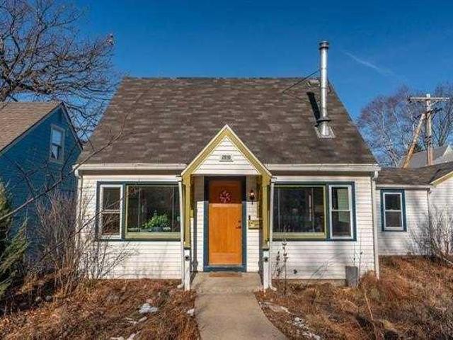 3 bed 1 bath 1,036sqft for rent