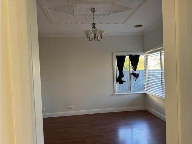 3 Bed 1 Bath 2 Garage