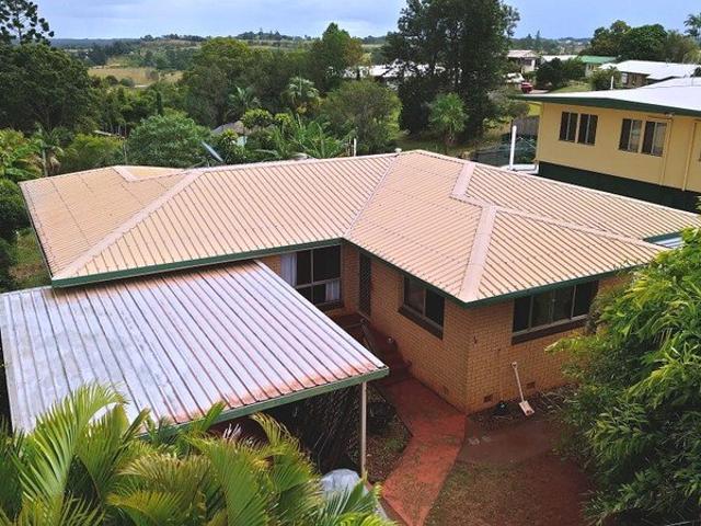 3 BED 1 BATH 2 LIVING BRICK HOME