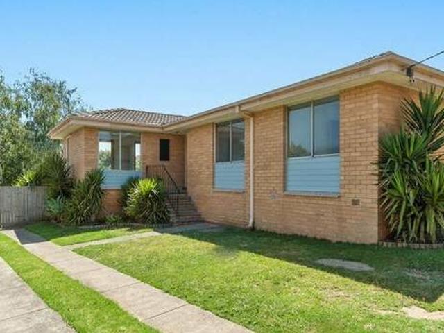 3 Bed 1 Bath Quiet Court Location