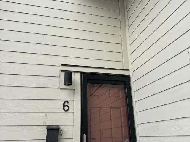 3 Bed 1 Bath townhouse in Dalhousie