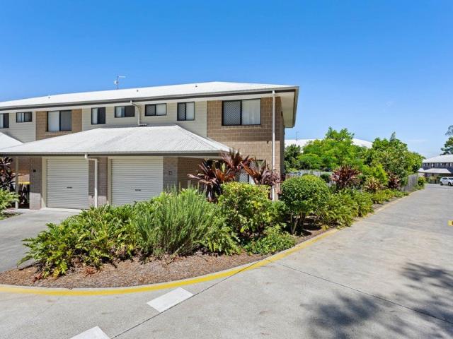 3 BED 2 BATH 2 CAR TOWNHOUSE, ULTRA HIGH SPEED INTERNET