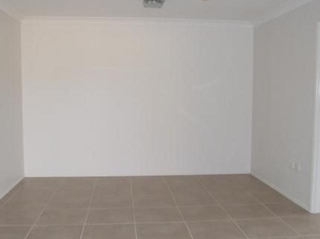 3 Bed, 2 Bath Air Conditioned Duplex
