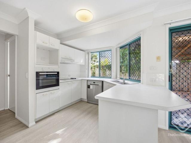 3 Bed, 2 Bath in Gated Benowa Lodge ? Low Fees, High Yield