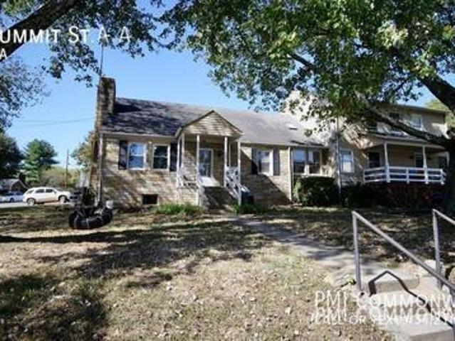 3 Bed / 2 Bath Apartment Available 8/10/26