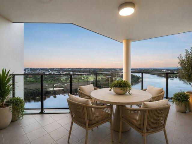3 Bed, 2 Bath Sub Penthouse Level Ceresa Apartment!
