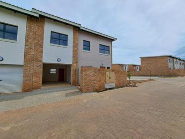 3 bed, 2 bath townhouse