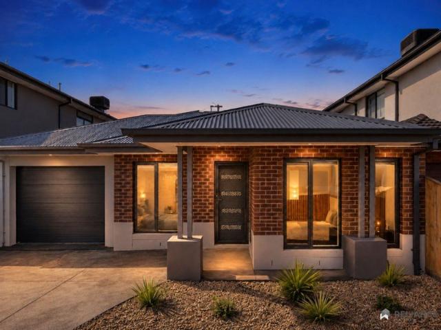 3 Bed + 2 Living | Walk to Amenities