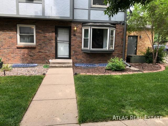 3 bed, 2.5 bath Townhome for rent! Great Location! Available soon!