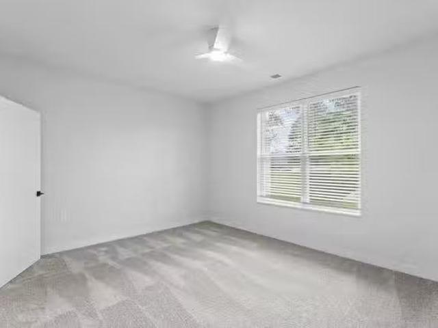 3 Bed 2.5 Bath Armbruster w/ Direct Garage Access