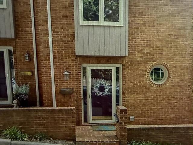 3 Bed / 2.5 Bath Condo Available Now