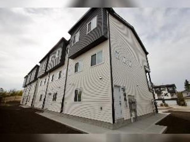 3 Bed 2.5 Bath Dbl Garage Balcony Townhouse For Rent Leduc