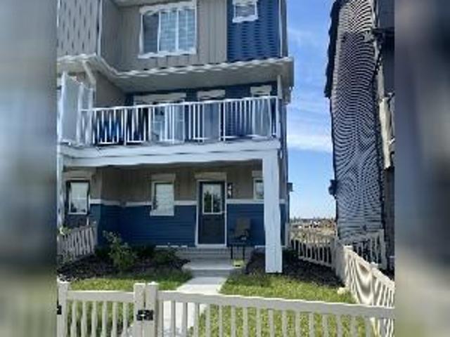 3 Bed 2.5 Bath Dbl Garage Townhouse Desrochers SW