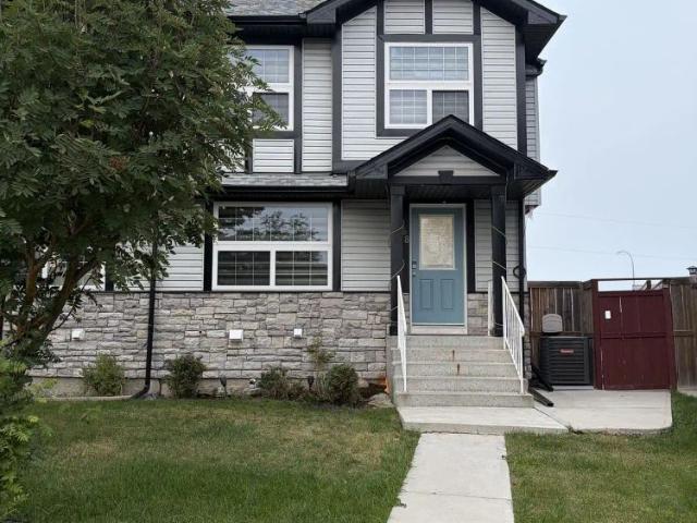 3 Bed, 2.5 Bath Semi Detached House in Saddlebrook — 3 Bedrooms Duplex