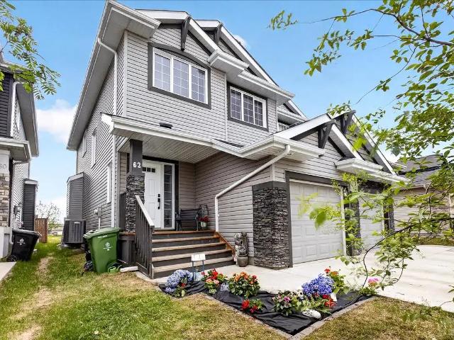 3 bed 2.5 bath Single Garage Duplex Fort Saskatchewan