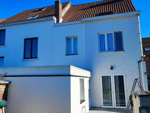 3 bed 3 bath 3 facades garage and garden LA HULPE center