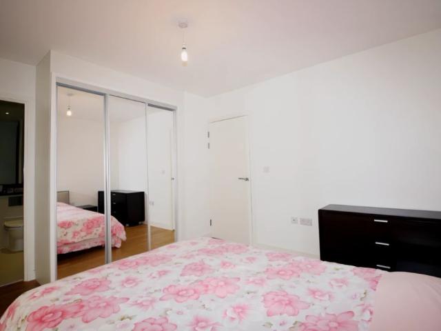 3 Bed / 3 Bath