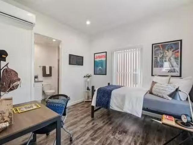 3 Bed 3 Bath