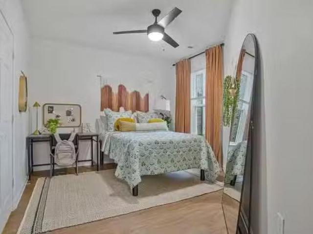 3 Bed 3 Bath Mc Keldin