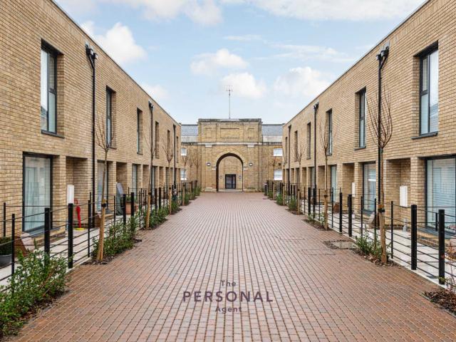 3 Beds Terrace