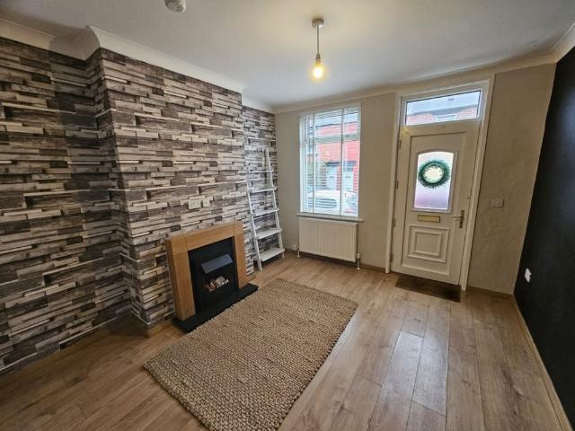 3 bed Terraced To Let