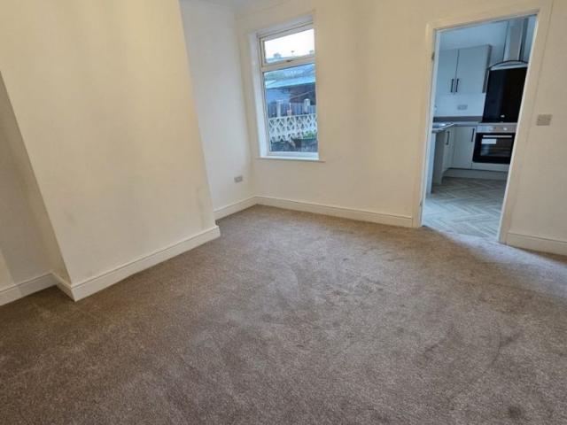 3 bed Terraced To Let