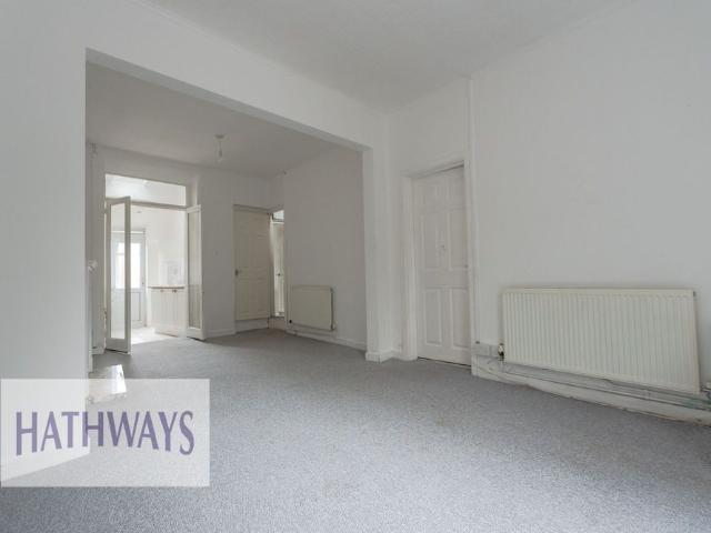 3 bed terraced house to rent in Afon Terrace, Pontnewydd, NP44