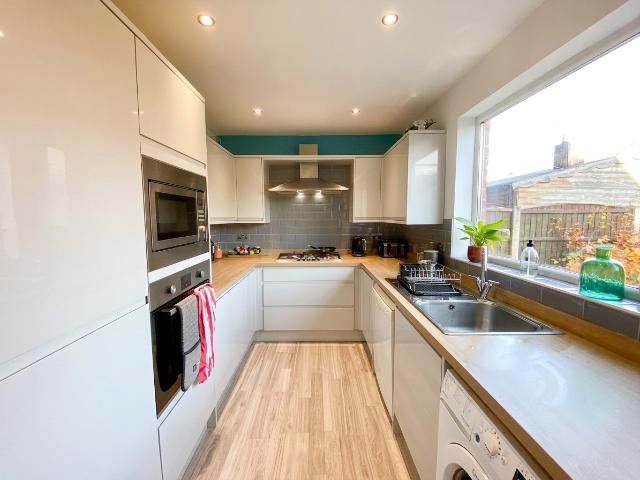 3 bed terraced house to rent in Floyd Avenue, Manchester, M21