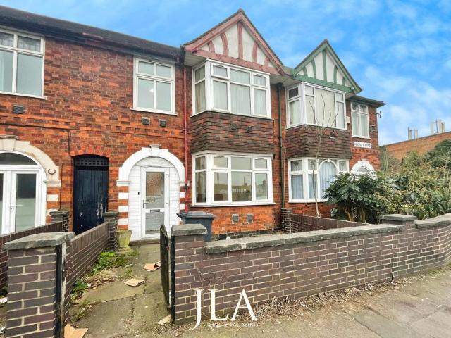3 bed terraced house to rent in Hinckley Road, Leicester