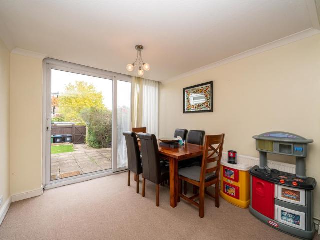 3 bed terraced house to rent in Livingstone Walk, Hemel Hempstead, HP2 | Squire Estates Estate Agents Hemel Hempstead