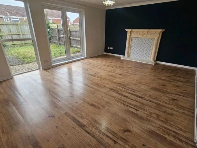 3 bed terraced house to rent in Stanhope, Washington