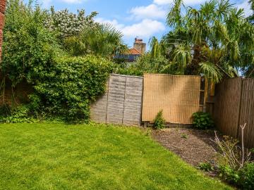 3 bed terraced house to rent in Stillingfleet Road, London | James Anderson