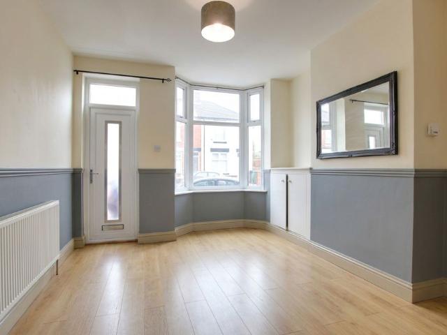 3 bed terraced house to rent in Spencer Street, Oadby, LE2