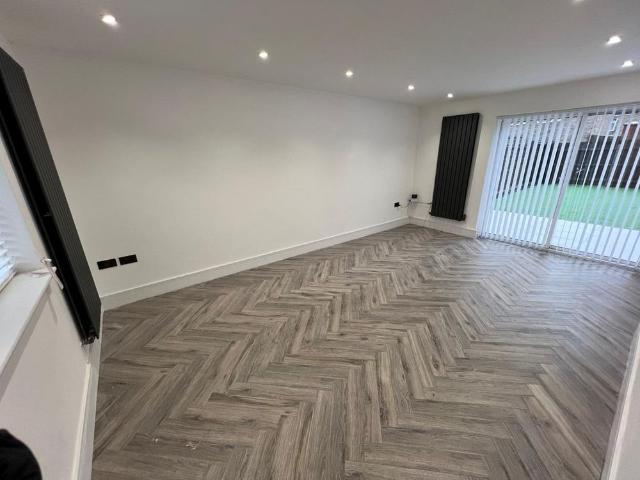 3 Bed Terraced House, Varden Croft, B5