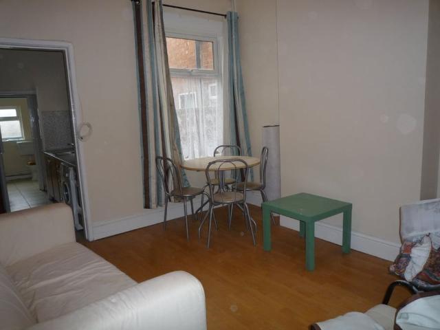 3 Bed Terraced House, Westwood Road, CV5
