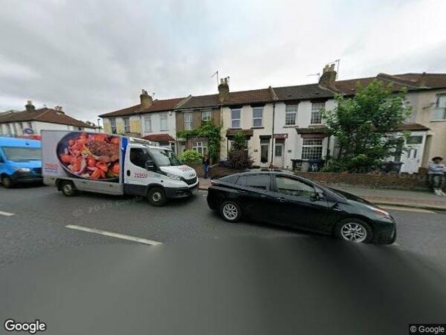 3 Bed Terraced House, Whitehorse Road, CR7