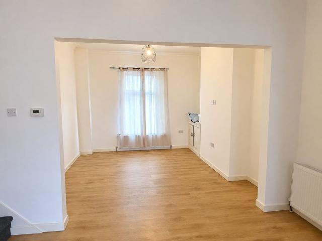 3 Bed Terraced House, Ashton New Road, M11