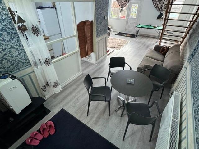 3 Bed Terraced House, Birch Close, SE15