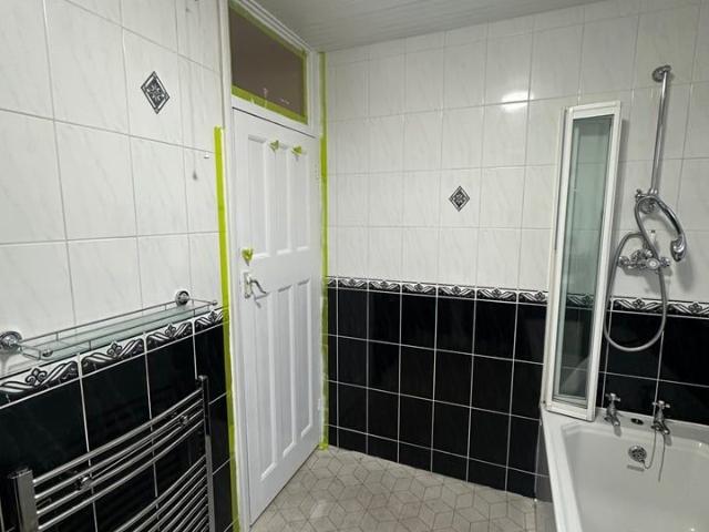 3 Bed Terraced House, Brockham Drive, IG2
