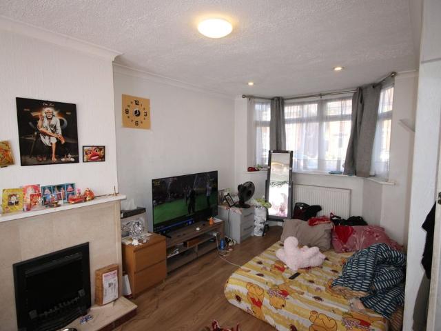 3 Bed Terraced House, Carlyon Road, HA0