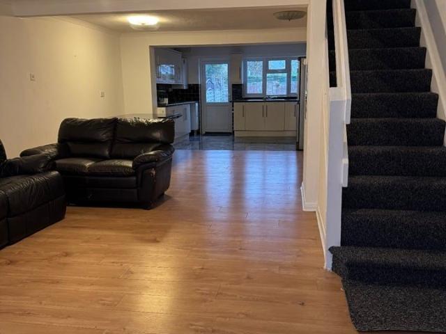 3 Bed Terraced House, Channel Close, TW5