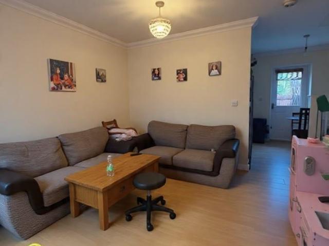 3 Bed Terraced House, Charles Church Walk, IG1