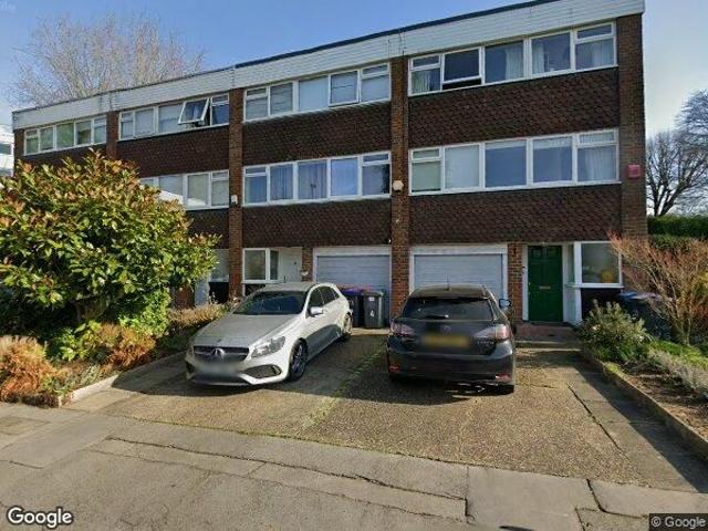 3 Bed Terraced House, Chichele Gardens, CR0