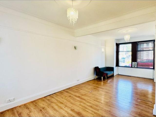 3 Bed Terraced House, Christchurch Road, IG1