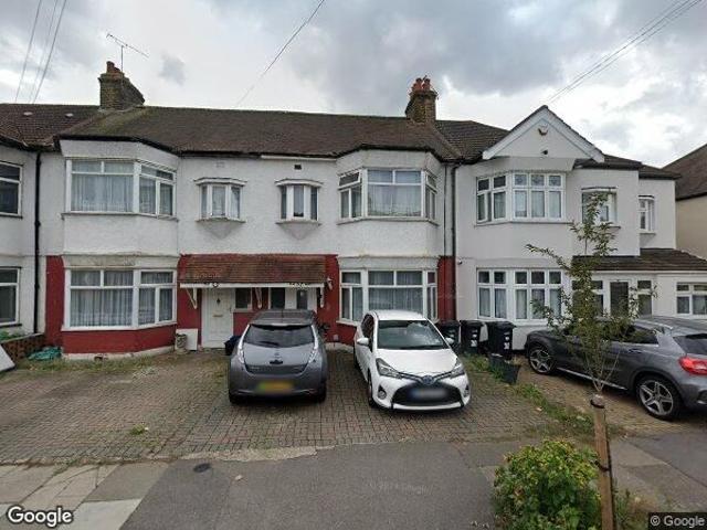 3 Bed Terraced House, Clifton Road, IG2