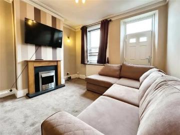 3 Bed Terraced House, Cross Hill, S35