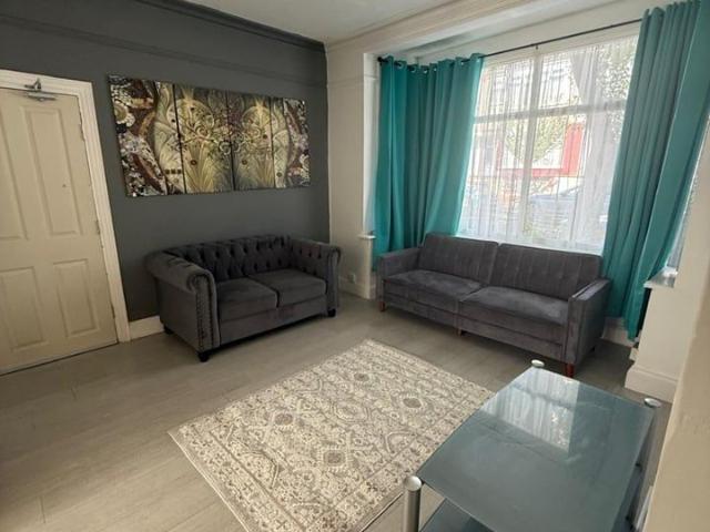 3 Bed Terraced House, Dartmouth Road, NW4